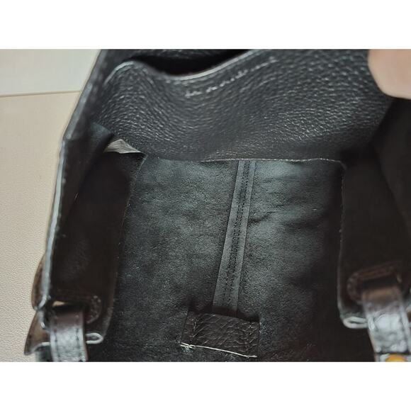 BANANA REPUBLIC Tab Close Crossbody/ Shoulder Bag Purse Pebble Black Leather - Picture 7 of 9